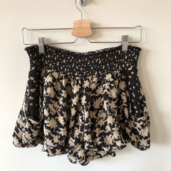 FREE People Bubble Hem Black/Cream Floral Shorts - Picture 2 of 5